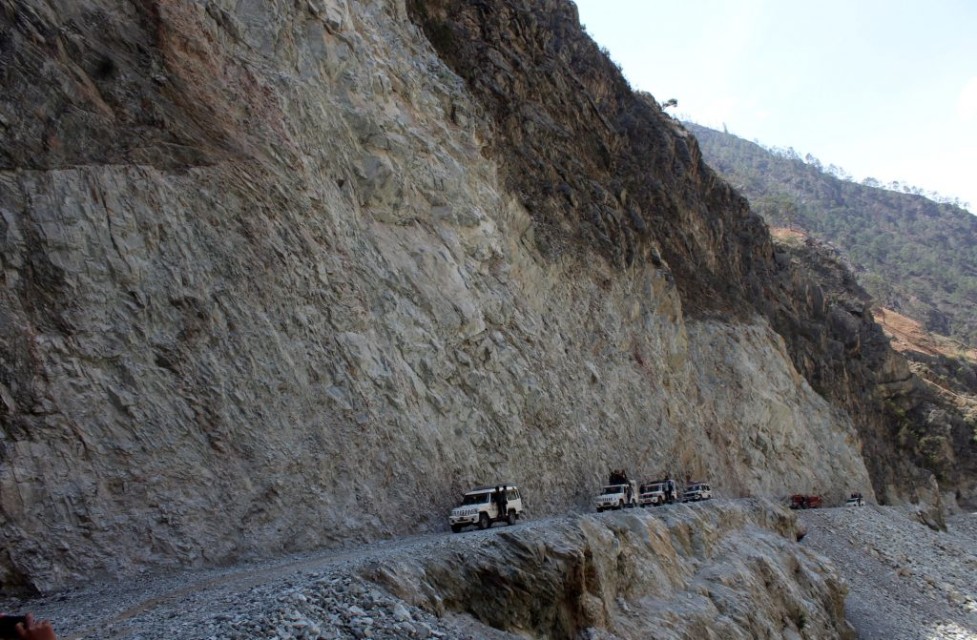 कर्णाली राजमार्गको दहीखोला-खुलालु खण्डमा डबल कटिङ सुरु