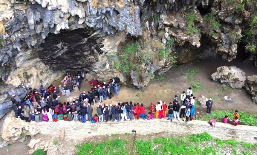 पर्यटकको पर्खाइमा नदैगुफा