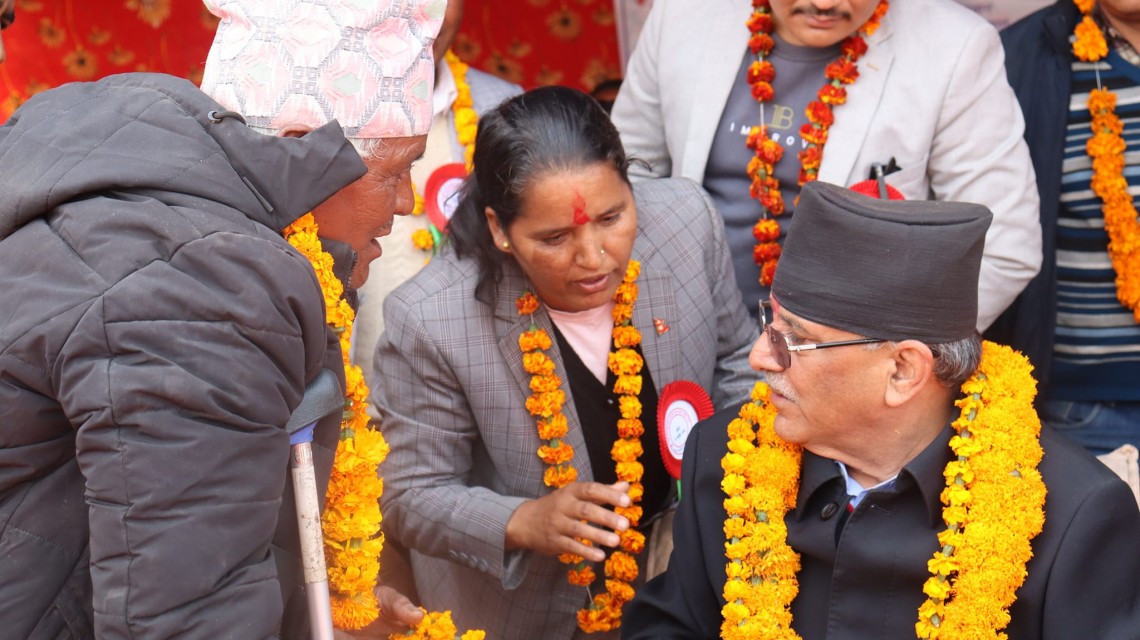 जुम्लाकी युवा नेतृ बुढाको ‘छरिएका खुसीहरु’ विमोचन