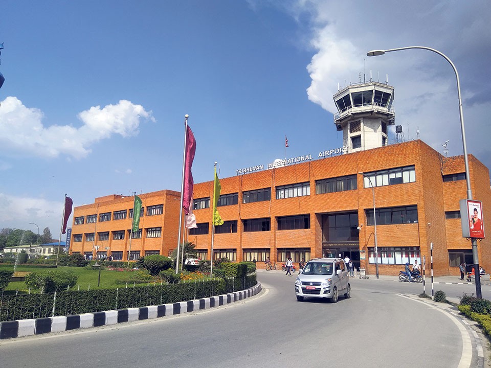 बायोमेट्रिक हाजिरी नमिले विमानस्थलबाटै फर्काइने