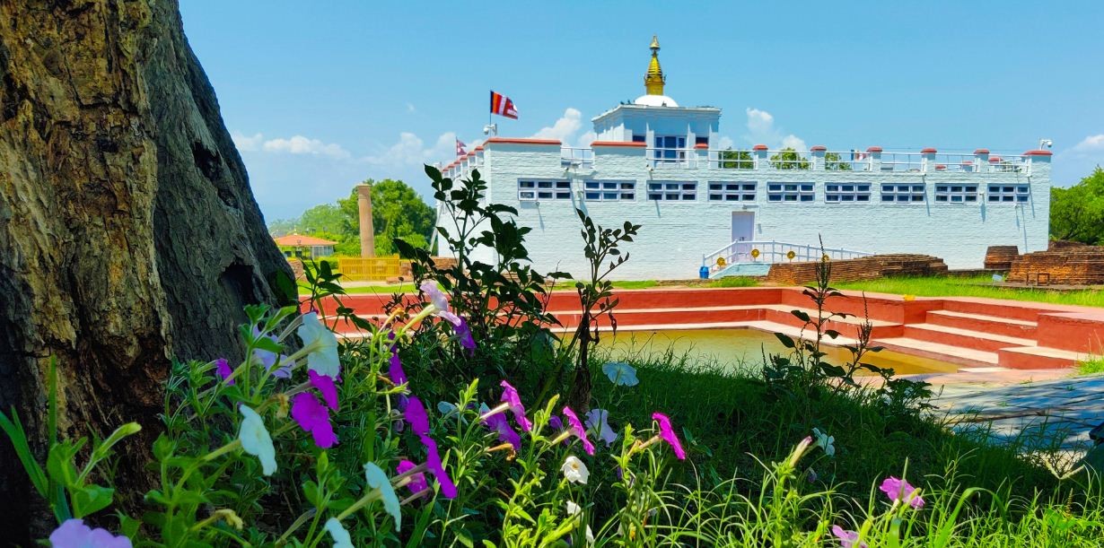 बुद्ध जन्मस्थलमा रहेको मायादेवी मन्दिर (फोटो)