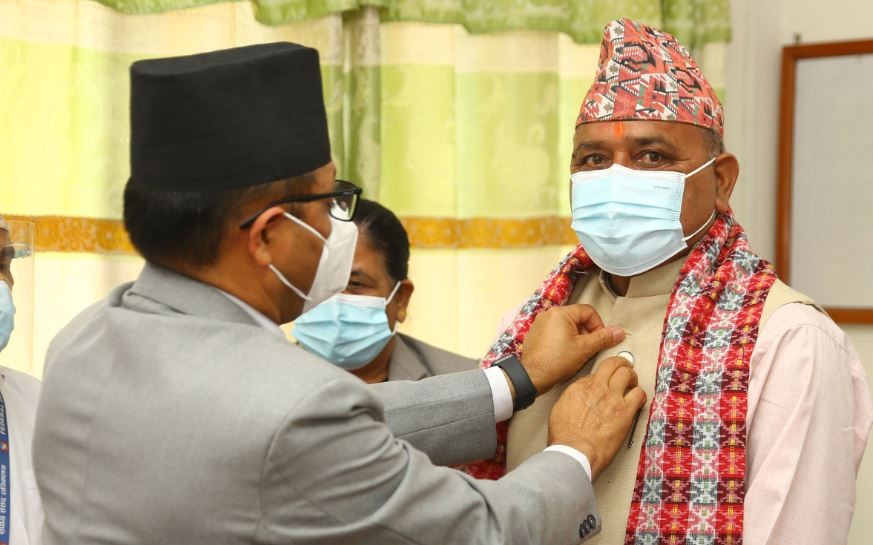 राष्ट्रिय सभाध्यक्षसमक्ष दृगनारायणको  शपथ