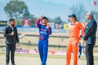 नेपालले नेदरल्याण्ड्सविरुद्ध बलिङ गर्दै