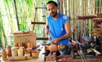 युट्युबबाट सिकेर काष्ठकलामा भक्तबहादुर