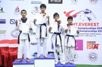 केनिशलाई स्वर्ण