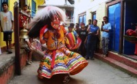 वीरेन्द्रनगरमा दैलेखी लाखे नाच प्रदर्शन हुँदै