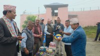 रुकुम पश्चिमका कैदीबन्दीलाई पुस्तक र खेल सामग्री वितरण