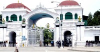 सिंहदरबारभित्र छिरे प्रदर्शनकारी, मन्त्रालयभित्र पसेर तोडफोड