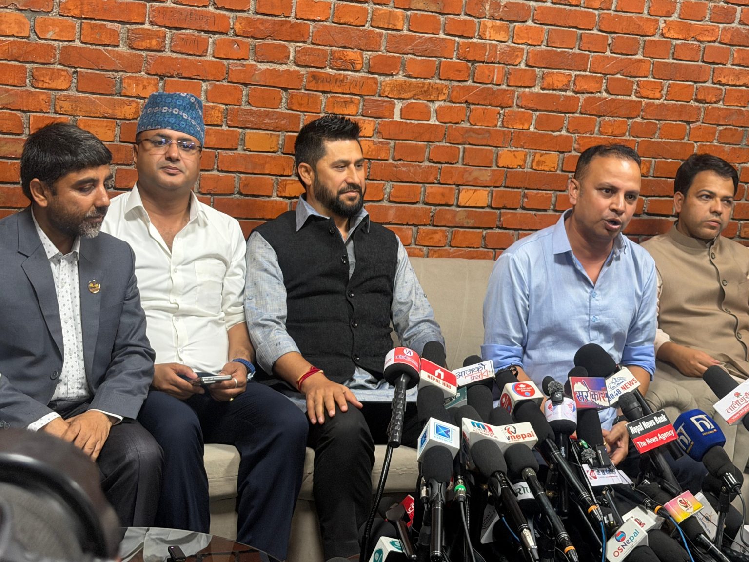सभापति लामिछाने भारत भ्रमण सम्पन्न गरी स्वेदश फिर्ता