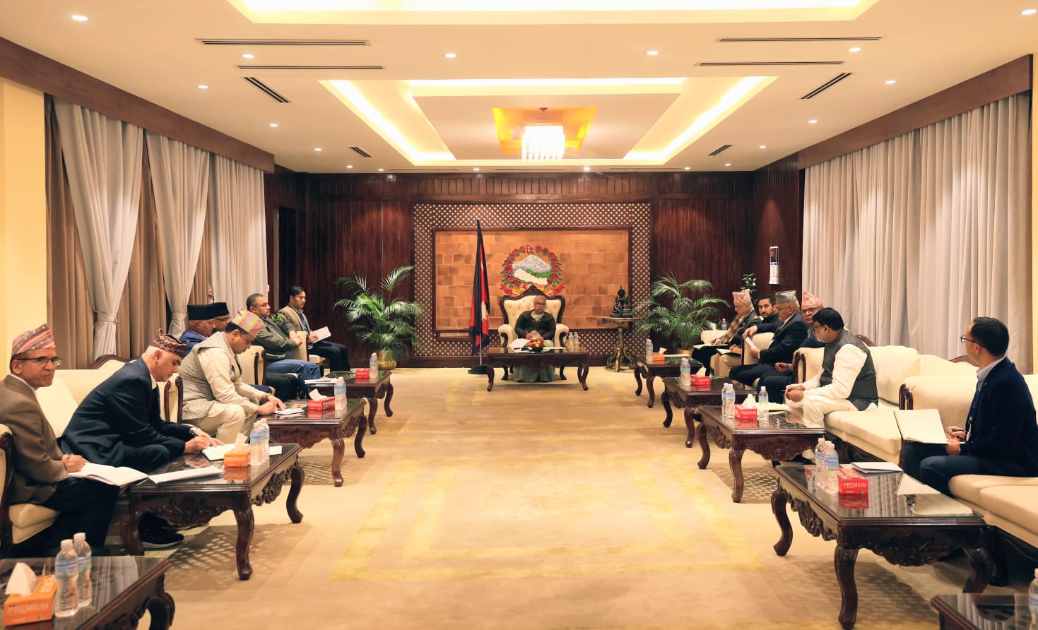 प्रधानमन्त्रीसँग सातै प्रदेशका मुख्यमन्त्रीको बैठक सुरु