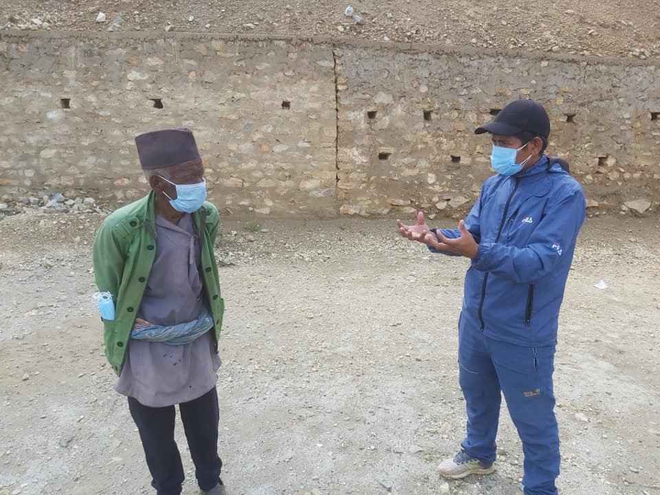 जाजरकोट र डोल्पामा संक्रमित खोज्दै घरदैलोमा