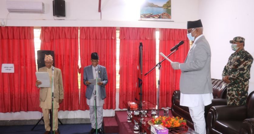 कर्णालीमा कांग्रेसका दुई मन्त्रीले गरे शपथग्रहण