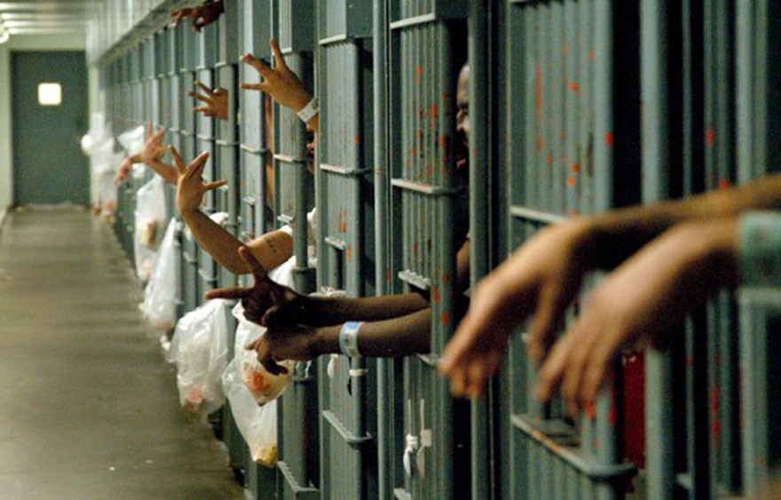 फरार प्रतिवादी र जुवाडेसहित १६ पक्राउ 