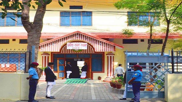 सुदूरपश्चिममा माओवादीको सरकार जोगियो