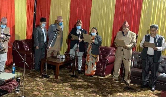 मुख्यमन्त्री  नेपालीले शपथ लिएसँगै  चार विना विभागीय मन्त्री नियुक्त