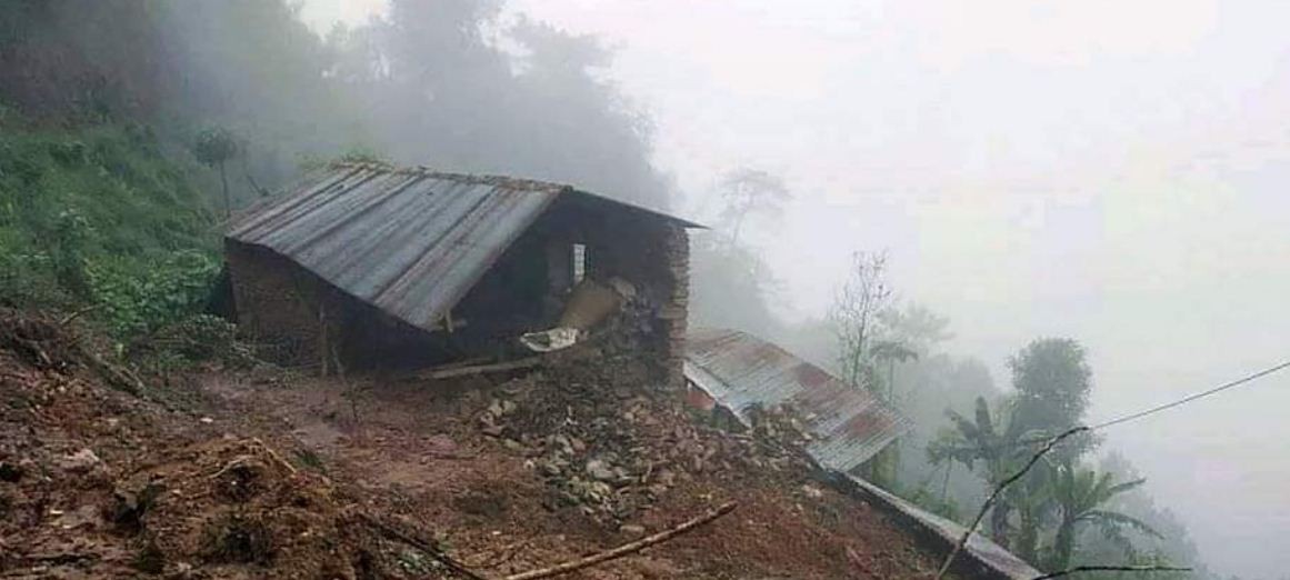 जुम्ला हिमाका १० घरमा पहिरो