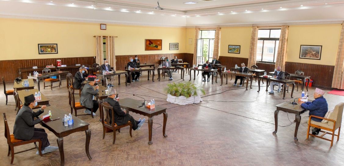 एमाले स्थायी कमिटी बैठक बस्दै