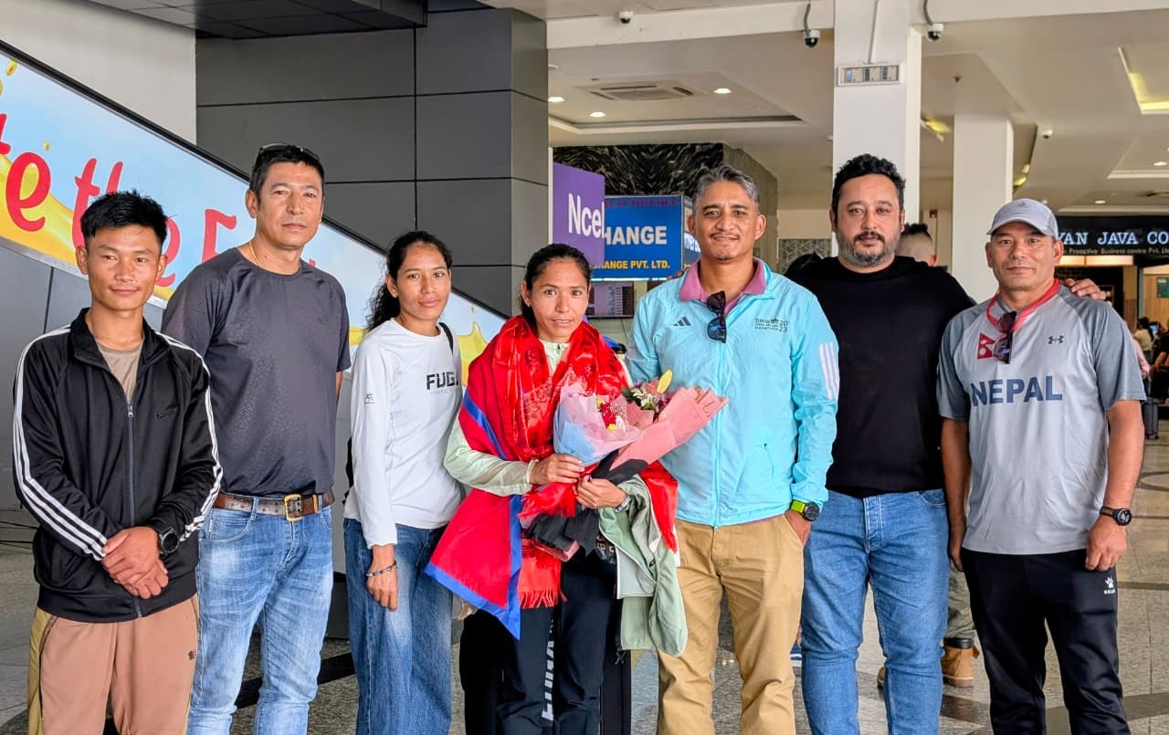 सुनमाया स्वदेश फर्किईन्