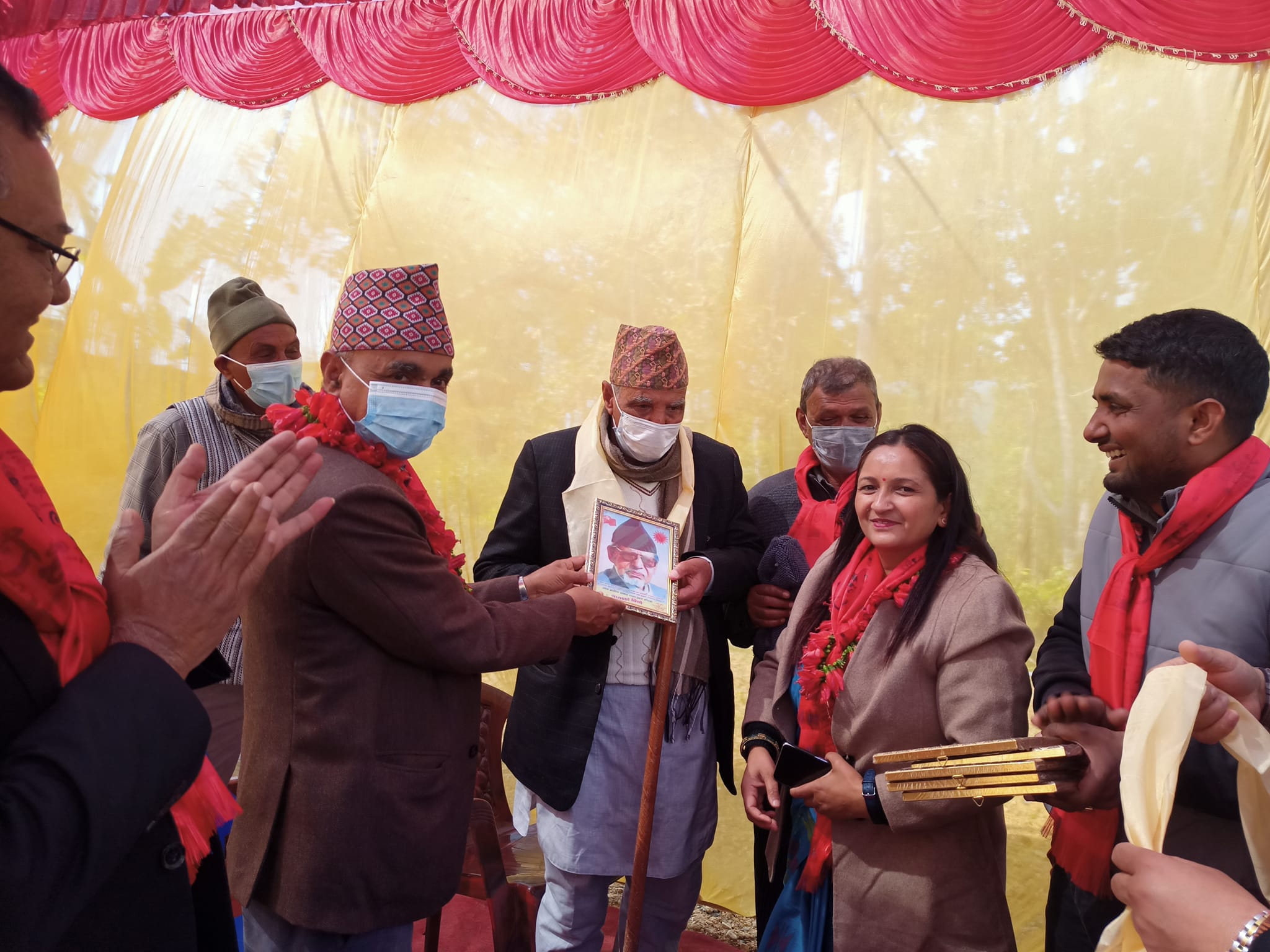 जेष्ठ नागरिकलाई सम्मान