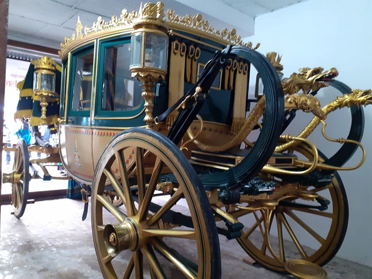 राजा वीरेन्द्रको बग्गी प्रदर्शनीमा