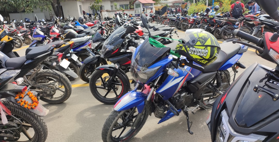 २१९ मोटरसाइकल नियन्त्रणमा