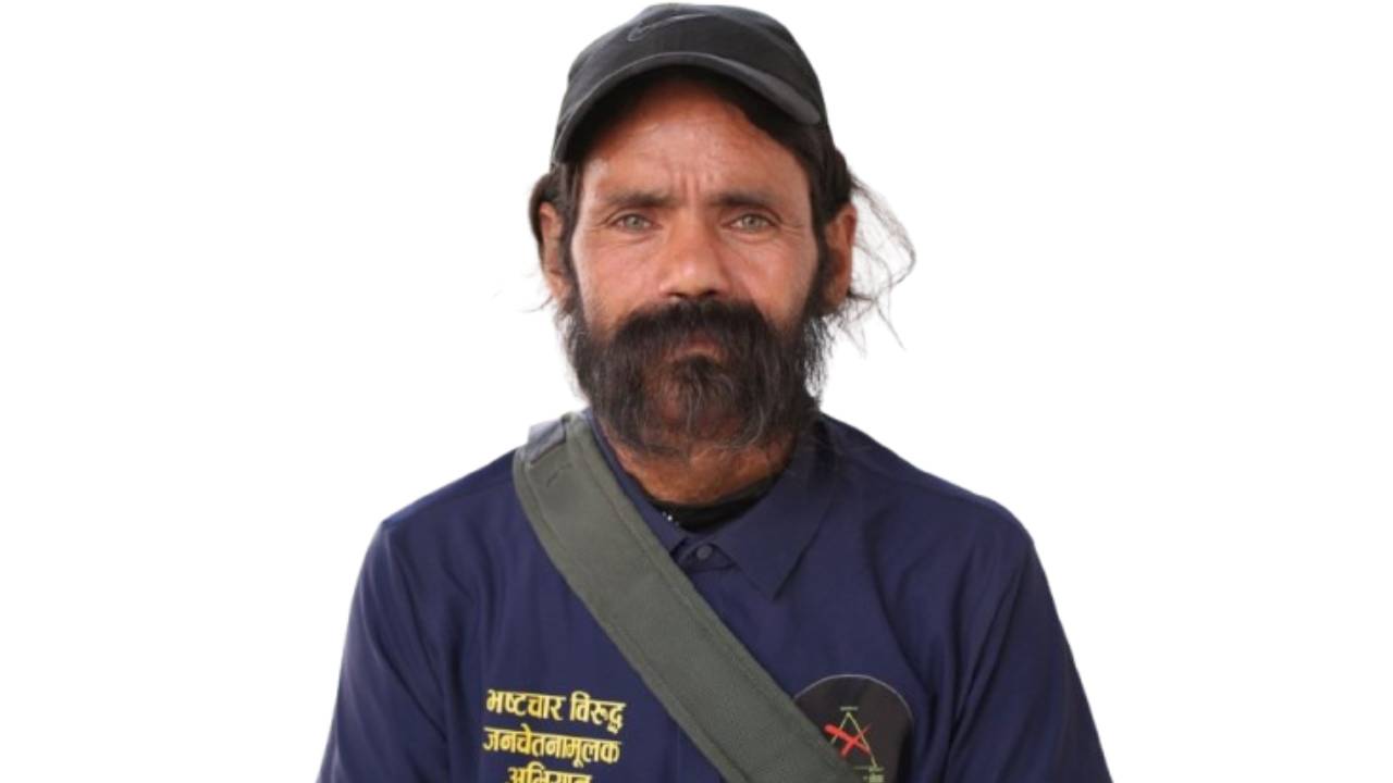 सुर्खेतदेखि पैदल हिँड्दै काठमाडौँमा बोहरा