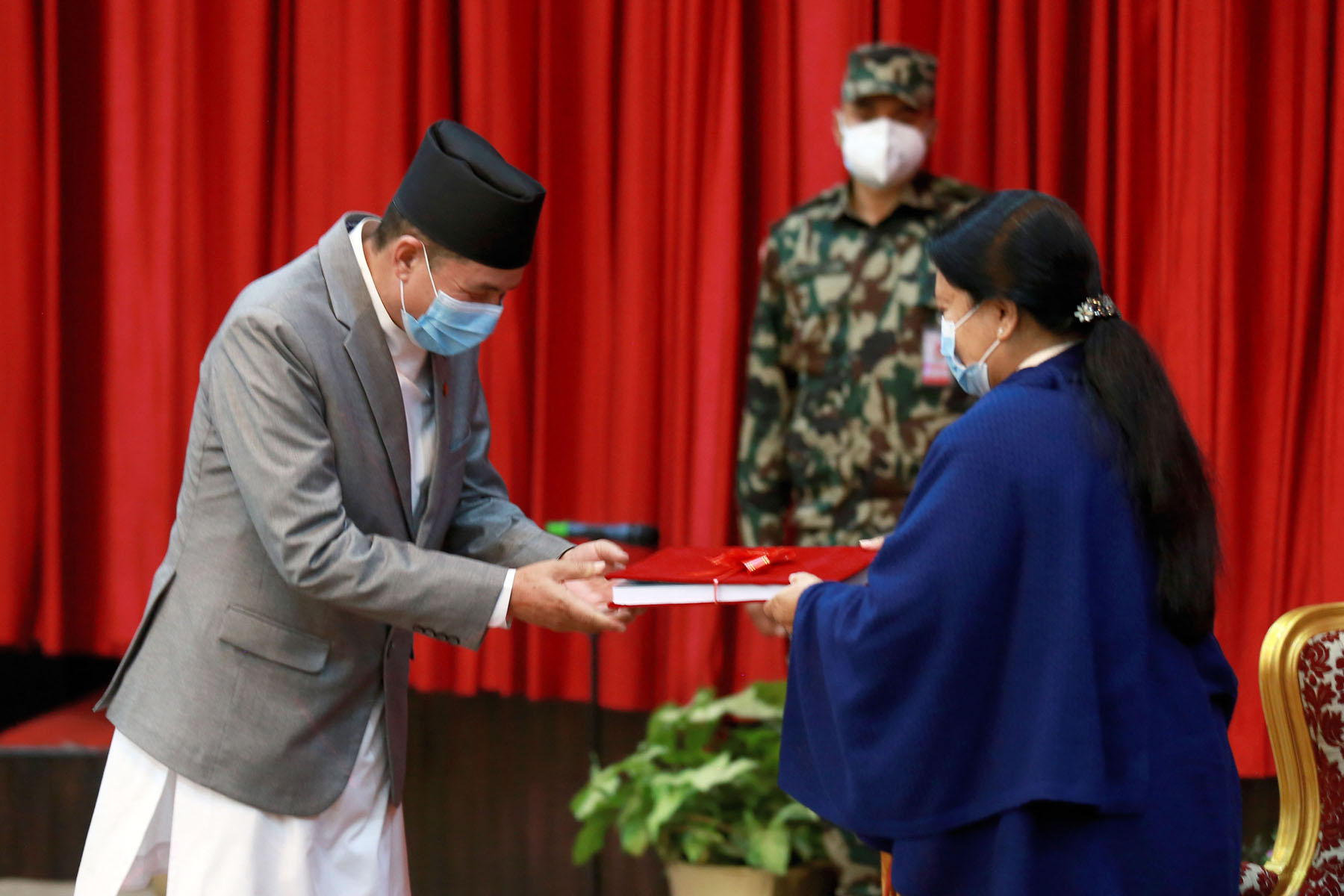 राष्ट्रपतिसमक्ष महान्यायाधिवक्ता कार्यालयको प्रतिवेदन पेश