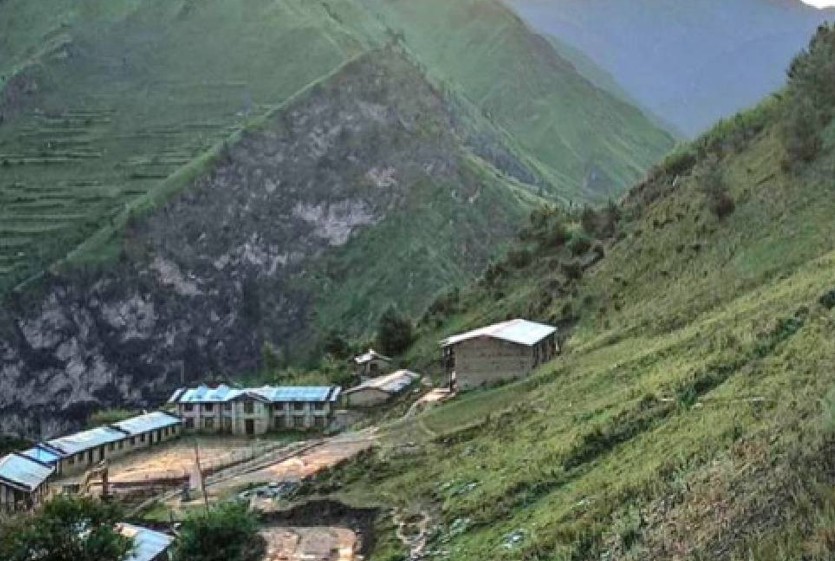 प्रधानाध्यापकसहित १४ जनाविरुद्ध भ्रष्टाचार मुद्दा