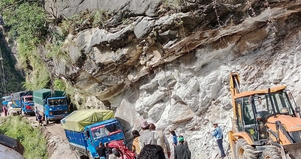 कर्णाली राजमार्ग एक सातापछि सञ्चालनमा