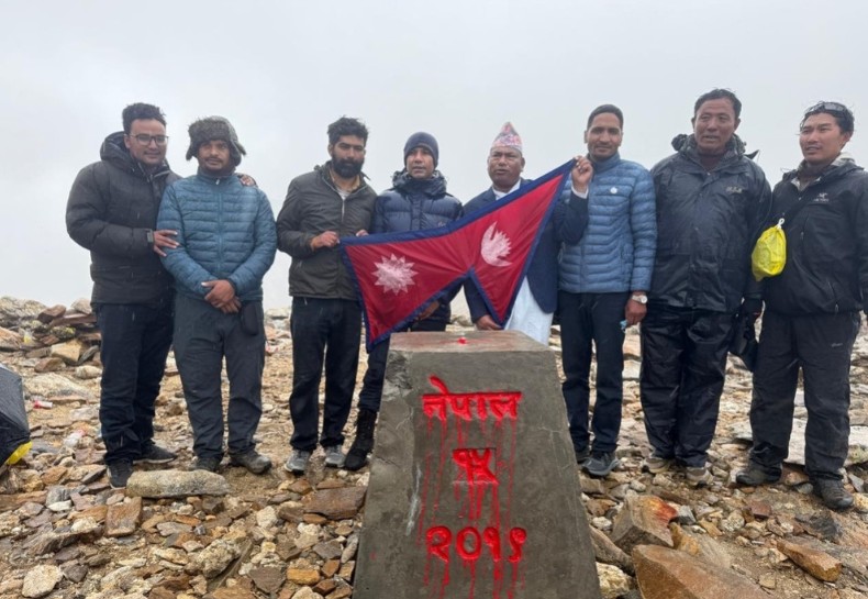 उपल्लो डोल्पाको चिनियाँ सीमामा पहिलोपटक पुग्याे सीडीओसहितको टोली