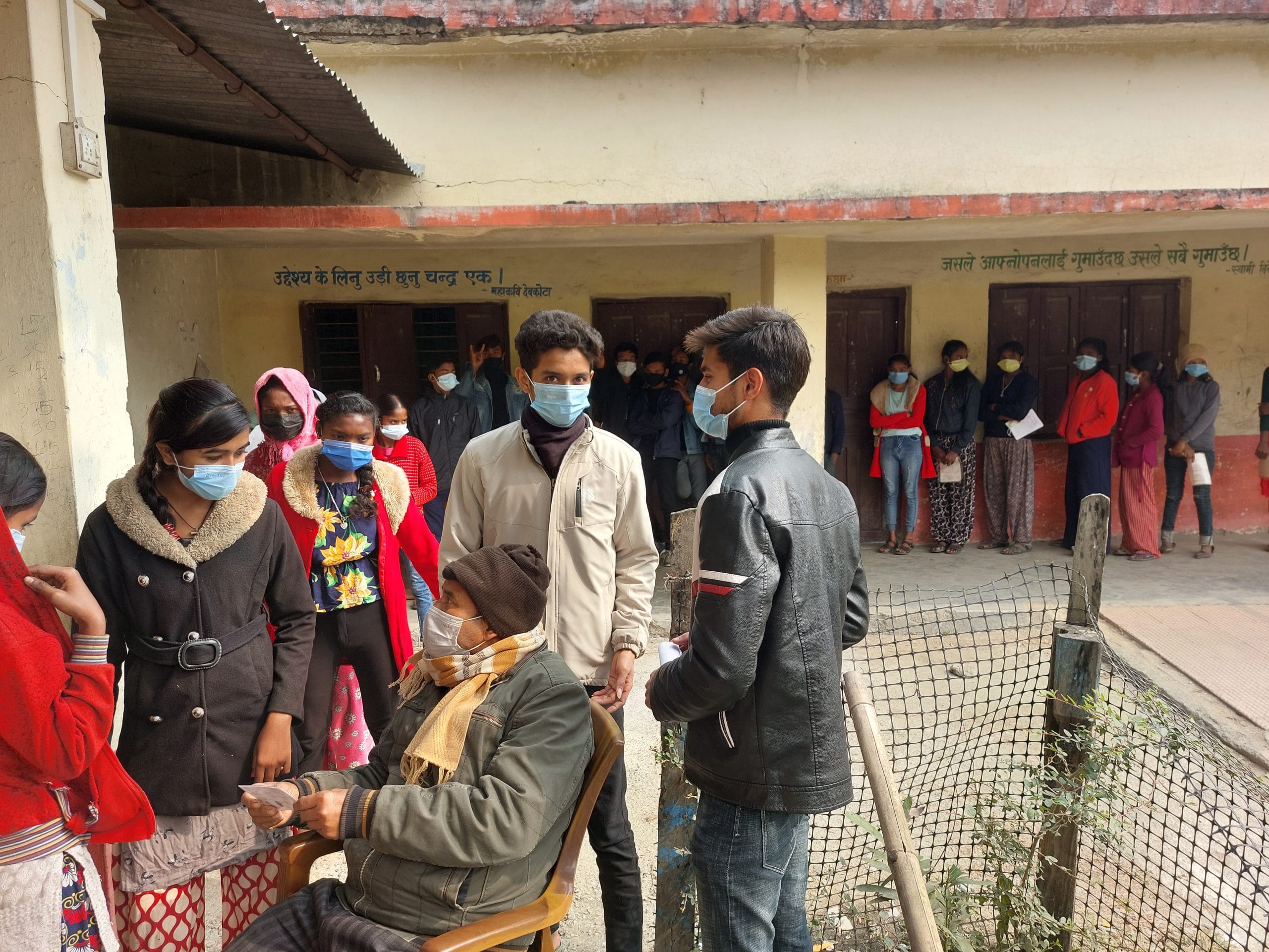 विद्यालयमा खोप अभियान