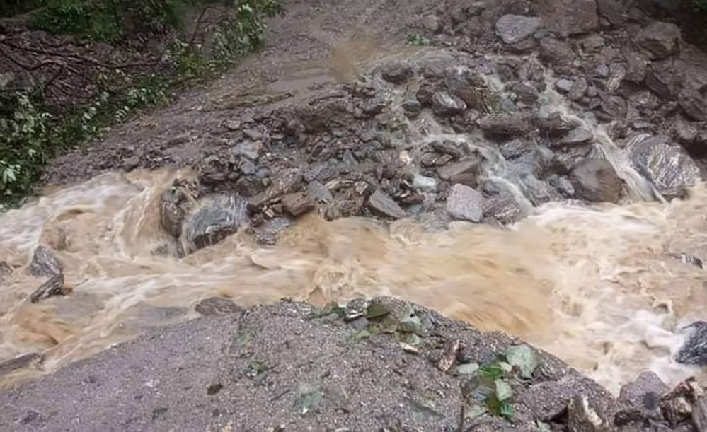 हुम्लामा  बाढीले भेडीगोठका २६ बाख्रा पुरिए