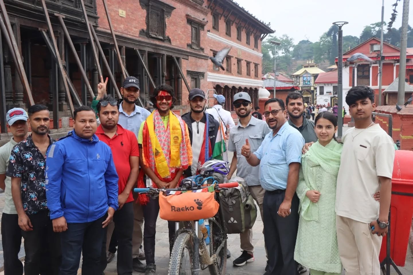 नेपाल – भारत बीचको सांस्कृतिक सम्बन्ध जोड्न ६५०० किमी साइकल यात्रा