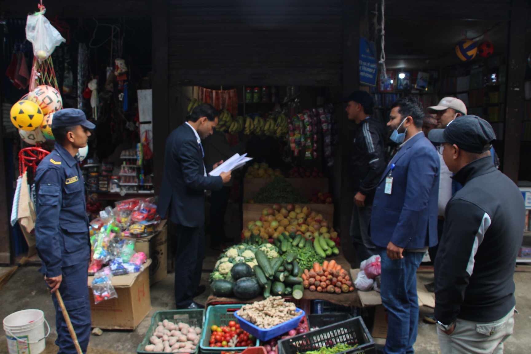 दैलेखमा बजार अनुगमन, सरसफाइ र दर्तामा जोड
