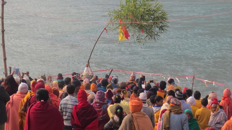 देवघाटमा बोलबम मेला नहुने