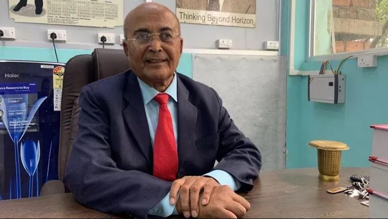 मानव शरीरमा सुँगुरको मुटु प्रत्यारोपण गर्दा जेल सजाय पाएका डाक्टर धनीराम