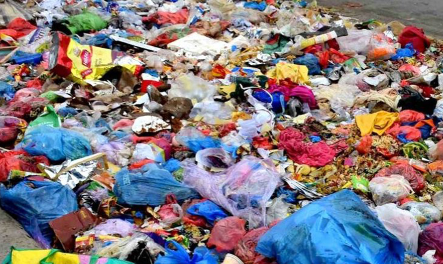 अझै उठ्न सकेन काठमाडौँका मुख्य मुख्य चोकका फोहर