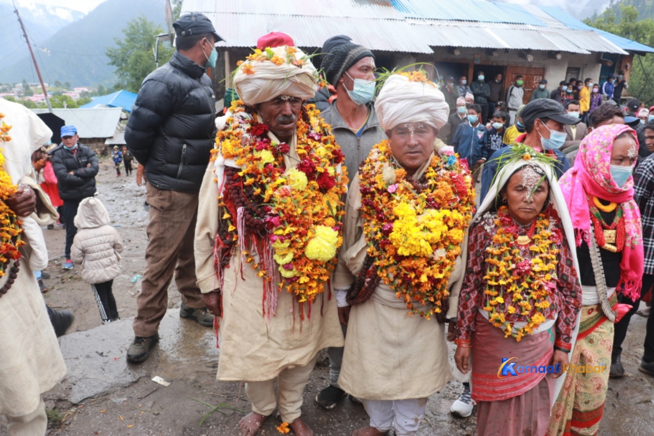 आइतबार जनै पूर्णिमा 