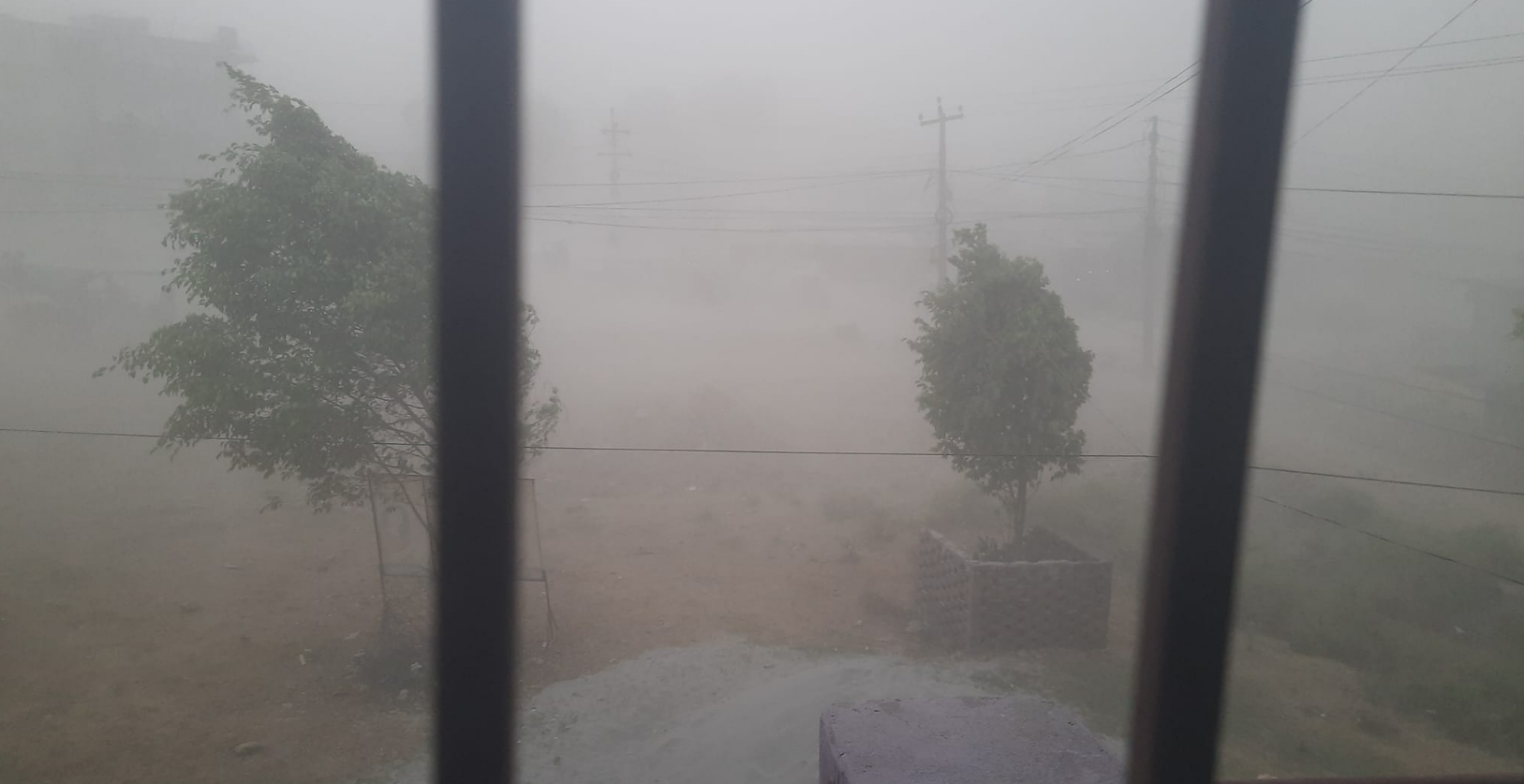 सुर्खेतमा ठूलो हावाहुरी र भीषण वर्षा