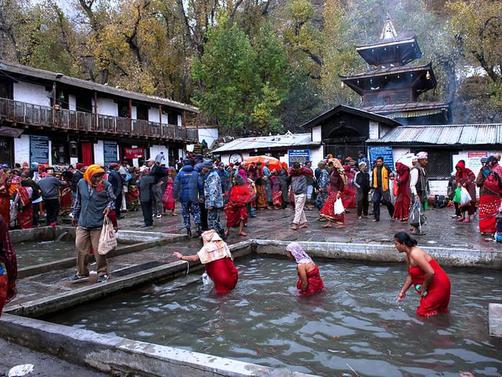 कागबेनीमा श्रद्धालुको भिड