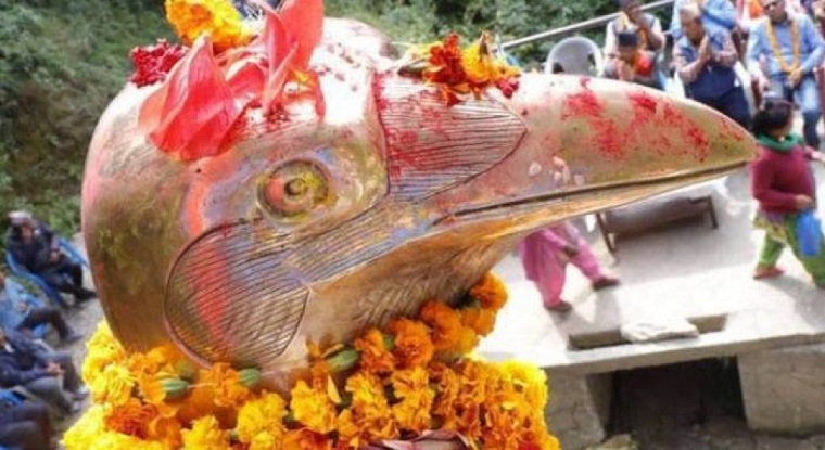 कागेश्वरी धामको कागको अष्टधातुको मूर्तिमा विशेष पूजा आराधना