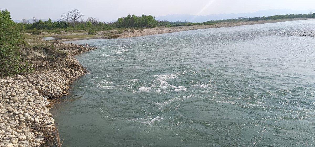 ‘कर्णाली नदी कटान रोक्न प्रभावकारी काम भएन’