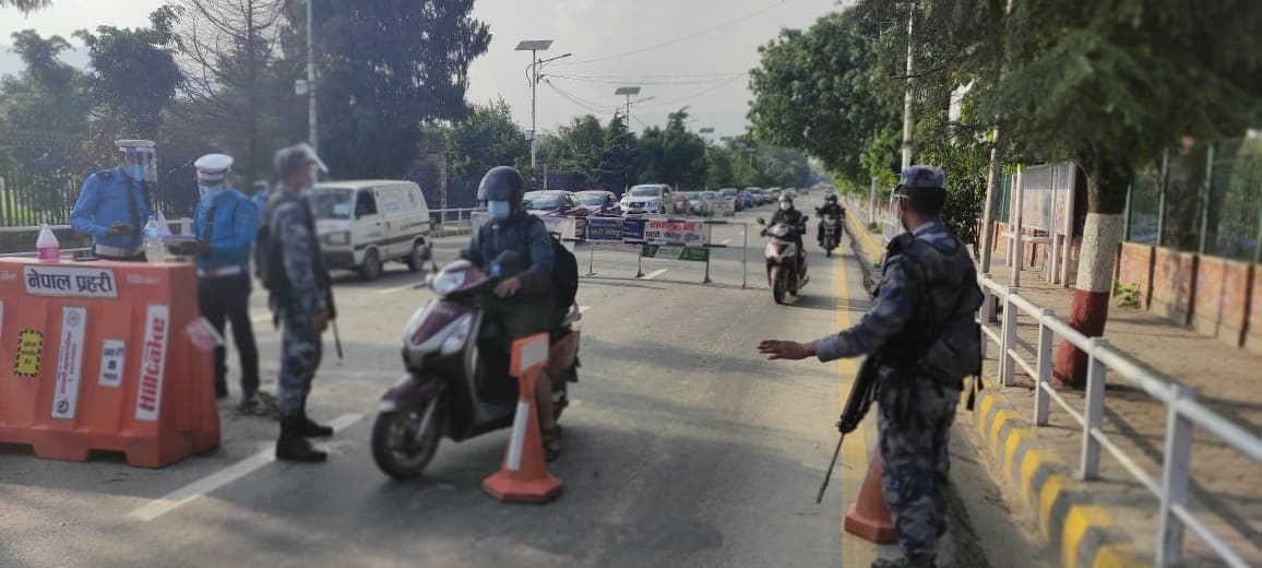 जोरबिजोरले सार्वजनिक यातायातमा झनै भिड