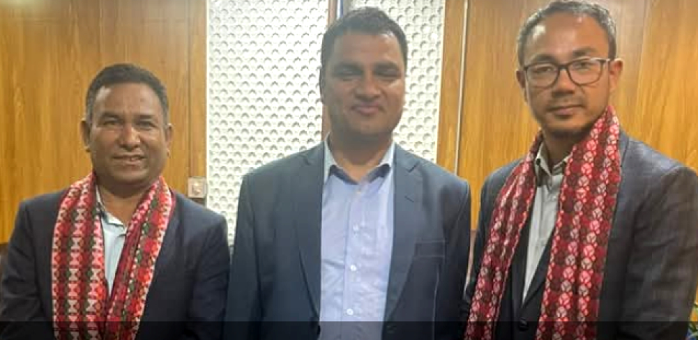 कर्णाली स्वास्थ्य विज्ञान प्रतिष्ठानको रजिस्ट्रारमा लक्ष्मीचन्द्र महत नियुक्त
