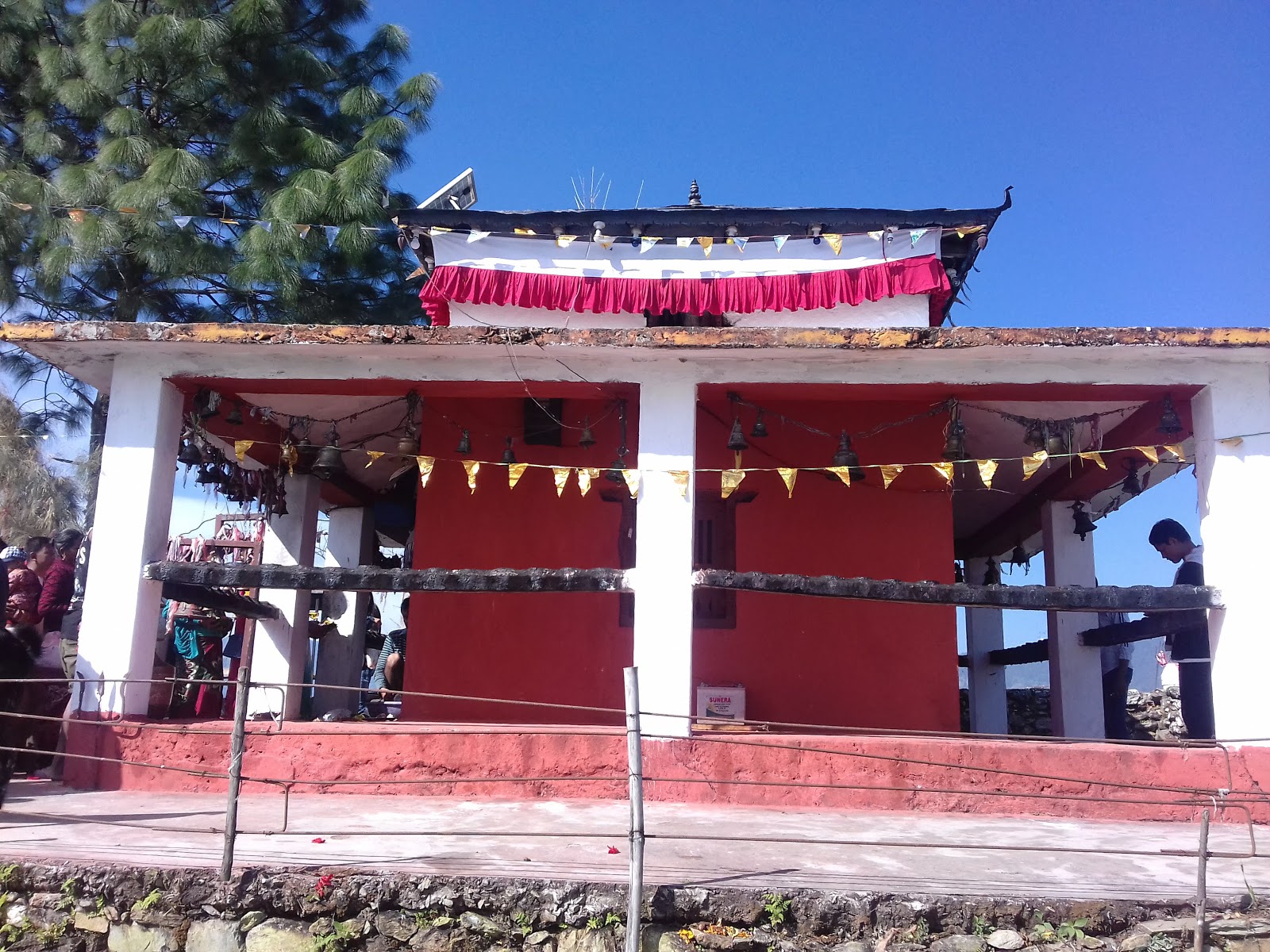 चन्दाबाटै बन्यो २० लाखको मन्दिर