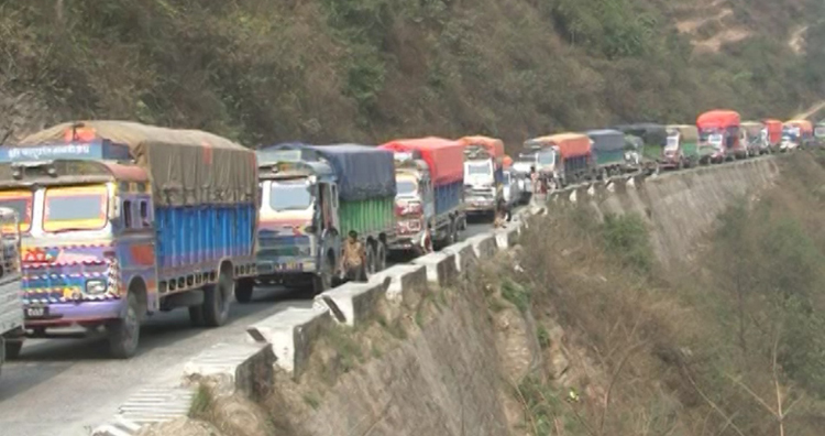 पहिराले नौबिसे–नागढुङ्गा सडकखण्ड अवरुद्ध