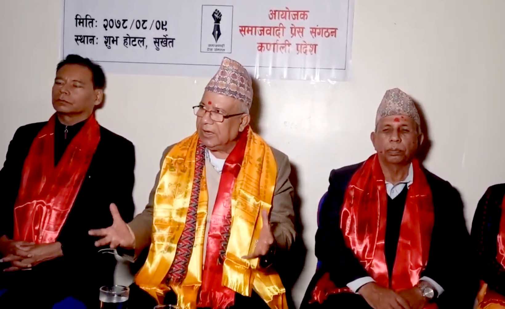 भ्रममा नपर्नू, एमालेसँग एकता हुँदैन : माधव नेपाल