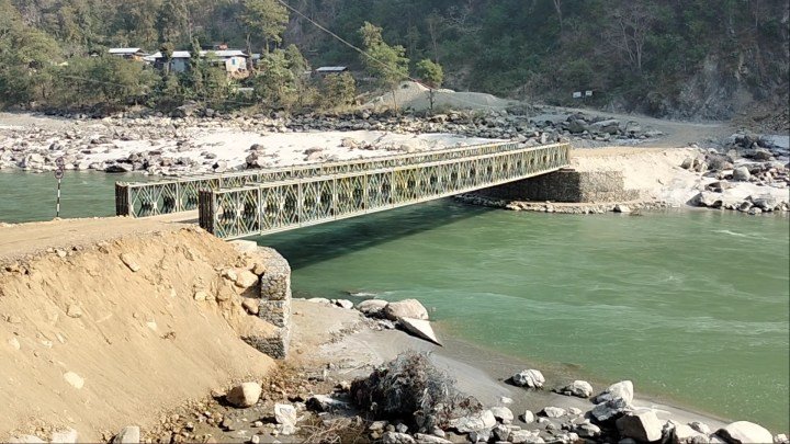 सुनकोसीमा बेलिब्रिज जडानपछि गाईघाट–दिक्तेल सिधा यातायात