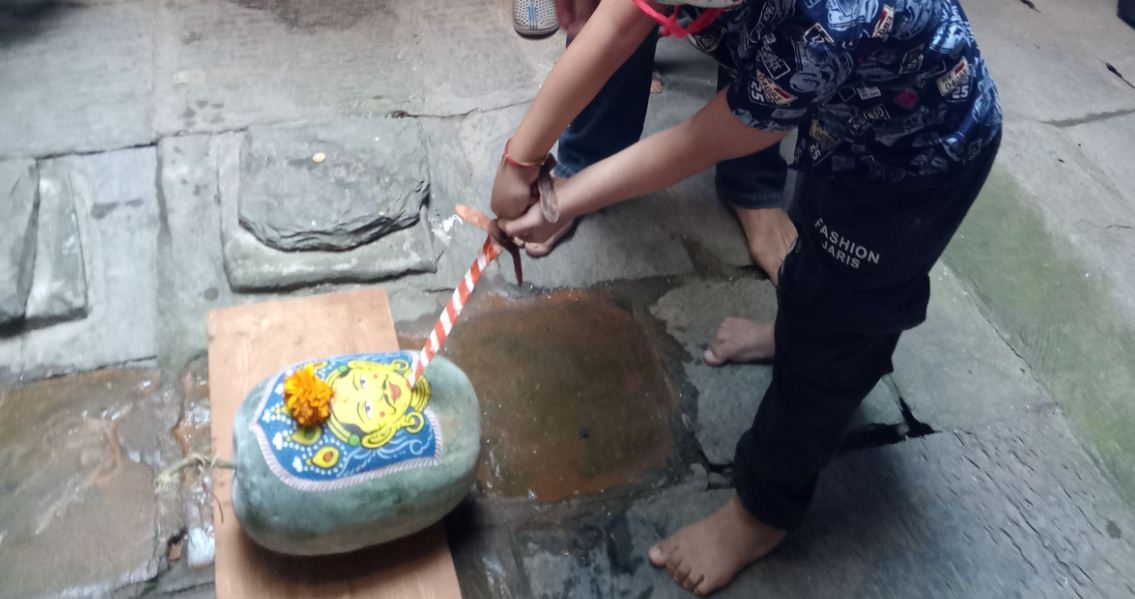 असनमा तुलाधर समुदायले दसैँ मनाए 