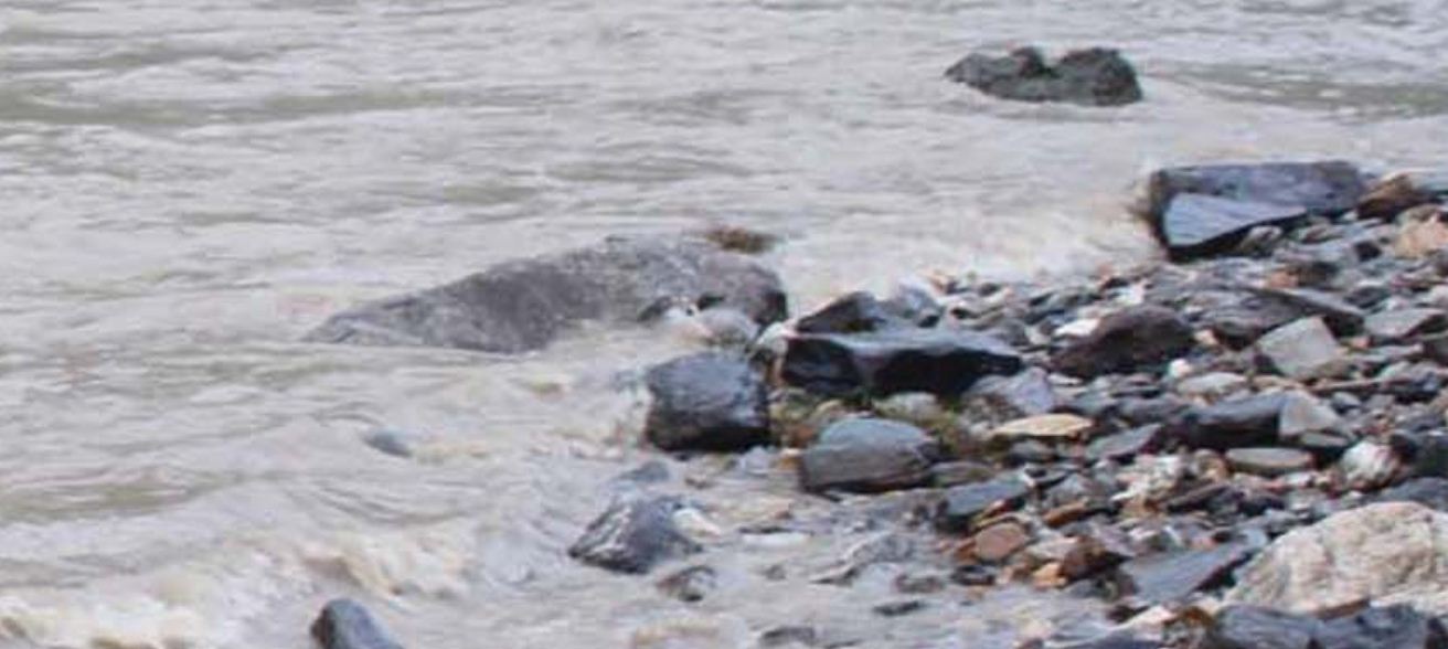 पहिरोले थुनिएको गुर्जाखोला तलाउ भरिएर बग्न थाल्यो 